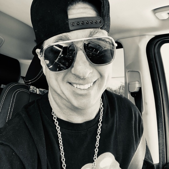 Meet your Posher, Michael - Picture 6 of 9